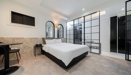 Room (Semi Deluxe (All rooms non-smoking/Ne)