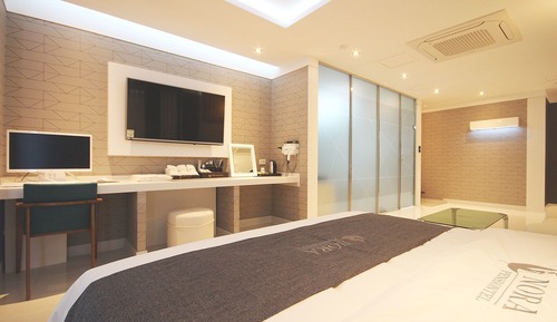 Room (Standard Room)