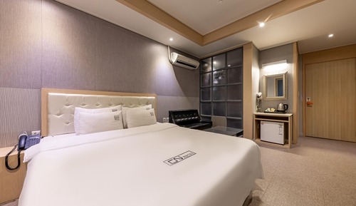 Room (VIP (outdoor terrace))