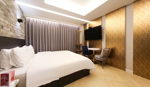 Room (Premium double massage bed (Netflix a)