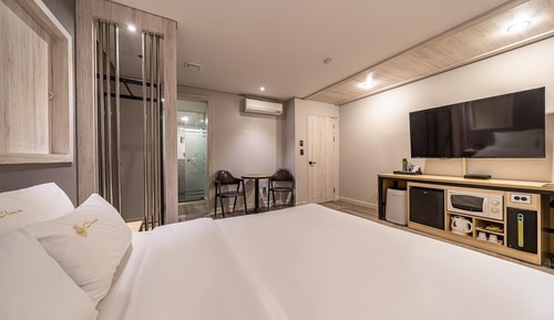 Room (Deluxe (Ntflix YouTube Spa Bath Air p)