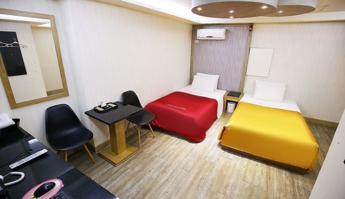Room (Deluxe B)