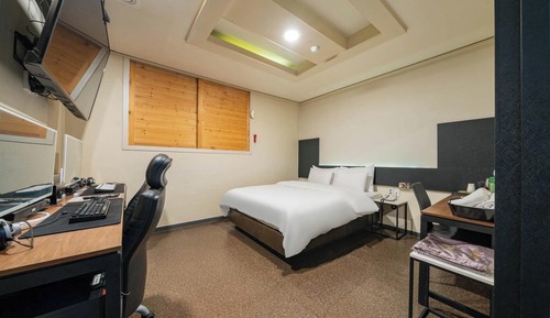 Room (Game room (Battlegrounds available Ge)