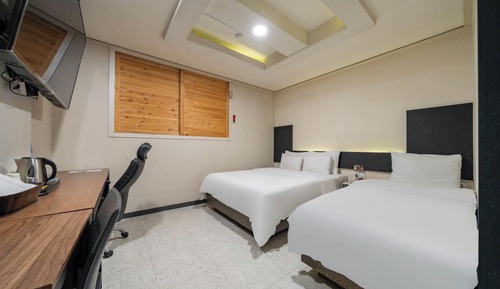 Room (Twin (Without PC Without Massage Chai)