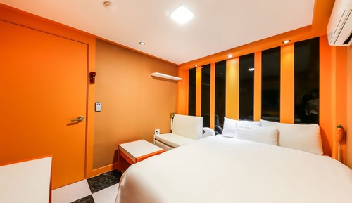 Room (Standard Room - Reservations can be m)