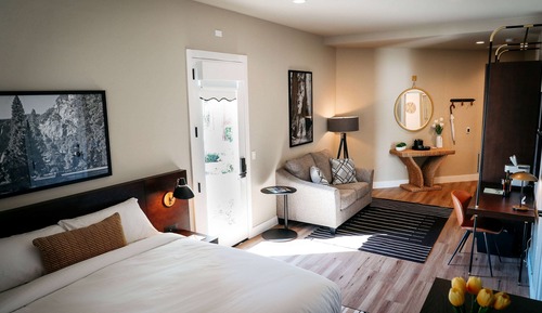 Deluxe Suite, 1 King Bed, Non Smoking