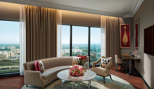Room (Central Vista View)