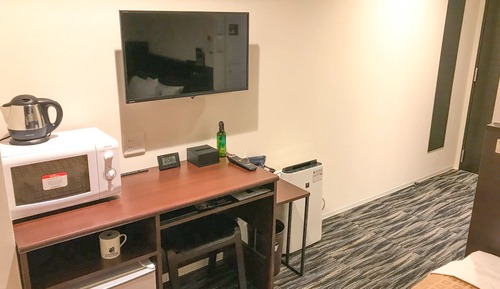 Single Room, Smoking