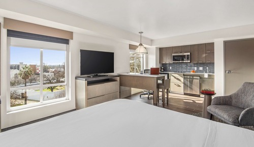 Studio Suite, 1 King Bed, Kitchen (High Floor, Sutters Fort View, Balcony)