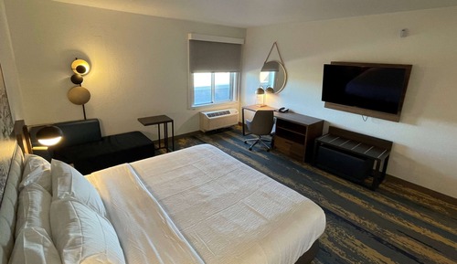 Deluxe Room, 1 King Bed, Non Smoking