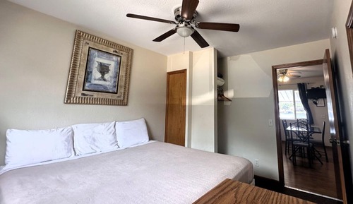 Comfort Condo, 2 Bedrooms, Kitchen, Lake View