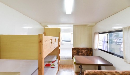 Room (Caravan B-3)
