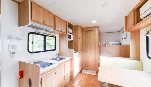 Room (Caravan C-2)