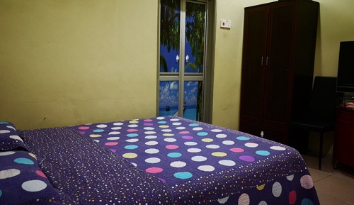 Room, 3 Bedrooms