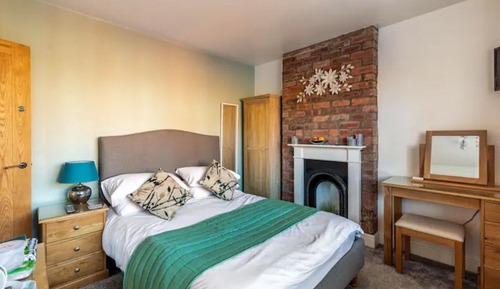Double Room, Ensuite, Courtyard View (Room 2)