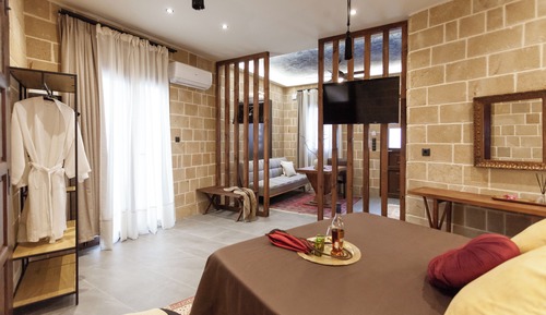 Luxury Suite