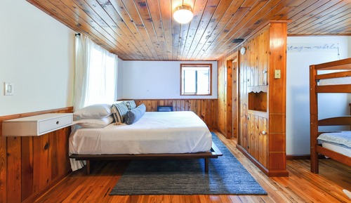Cabin, Multiple Beds