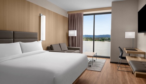 Room, 1 King Bed with Sofa bed, River View (Hearing Accessible)