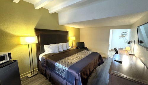 Deluxe Studio Suite, 1 King Bed, Non Smoking