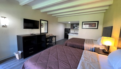 Deluxe Studio Suite, 2 Queen Beds, Non Smoking
