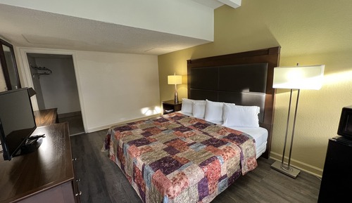 Deluxe Room, 1 King Bed, Non Smoking