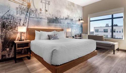 Room, 1 King Bed, Non Smoking, Courtyard View