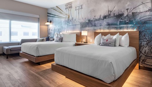 Room, 2 Queen Beds, Non Smoking, Courtyard View