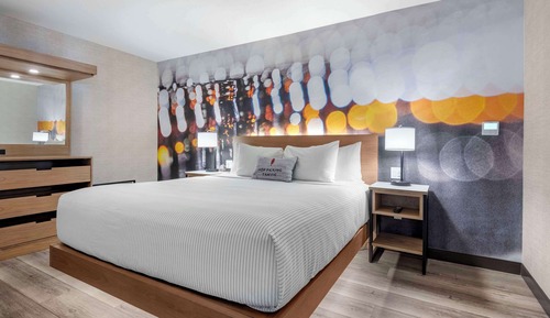 Suite, 1 King Bed, Non Smoking, Harbor View