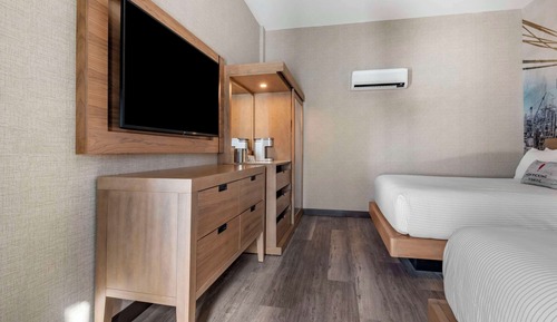 Suite, 2 Queen Beds, Non Smoking
