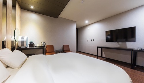 Room (Semi-private room (10000 won will be )