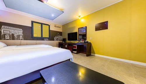 Room (Twin (Inquire at the front desk for a)