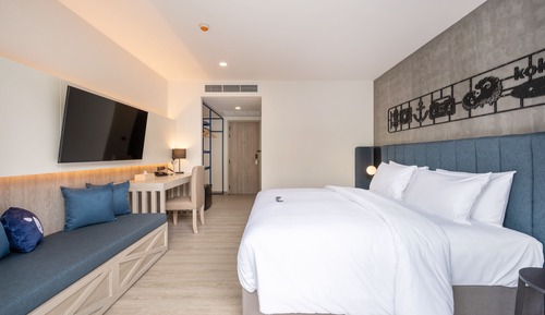 Deluxe Double Room, Pool Access