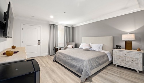 Standard Room, 1 King Bed