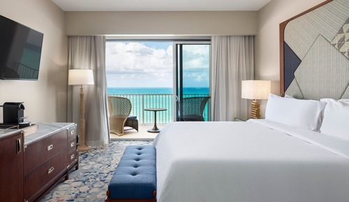 2 Bedroom Residence, Bedroom 1: 1 King, Bedroom 2: 2 Queen