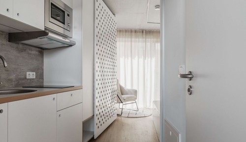 Basic Studio, 1 Large Twin Bed