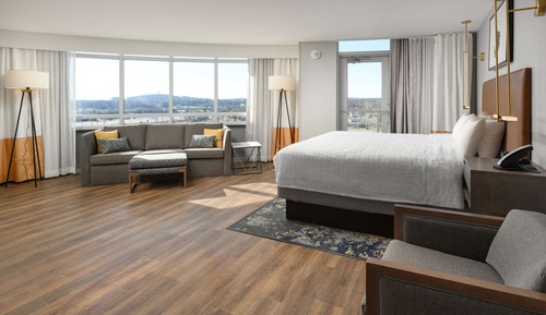 Executive Suite, 1 King Bed, Balcony