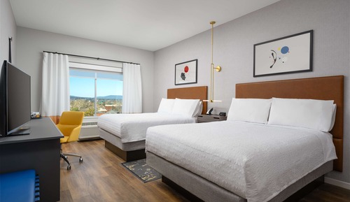 Room, 2 Queen Beds, Accessible, Bathtub