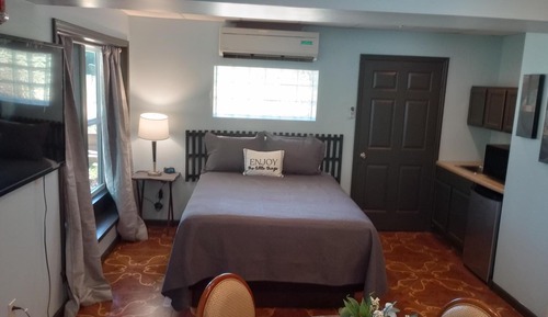 The River Suite (Two Queens Three Twins) Carriage House