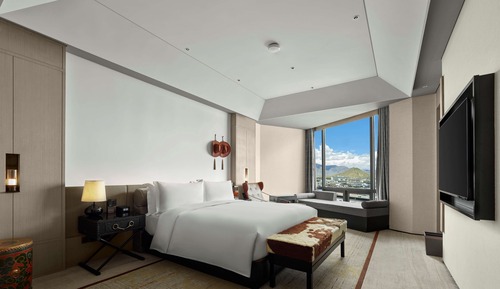 Deluxe Suite, 1 King Bed
