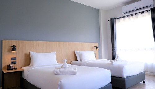 Deluxe Corner Twin Room