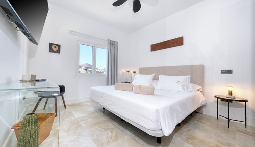 King Room with Mountain View