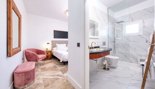 Queen Suite with Sea View