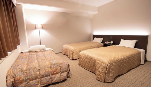Triple Room, Smoking