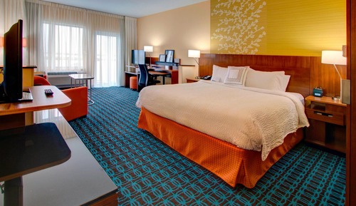 Suite, 1 King Bed with Sofa bed, Bay View (Mobility/Hearing Access, Roll-In Shwr)