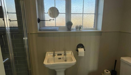 Basic Double Room, Ensuite