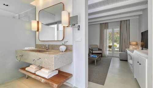 Junior Suite, 1 King Bed, Poolside (View)