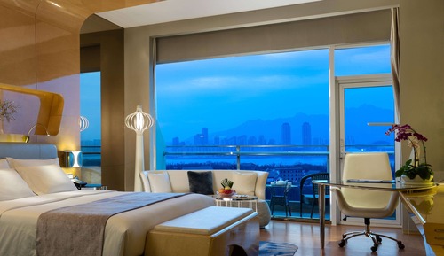 Deluxe Room, 1 King Bed, Bay View