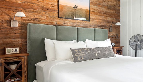 Deluxe Cabin, Multiple Beds