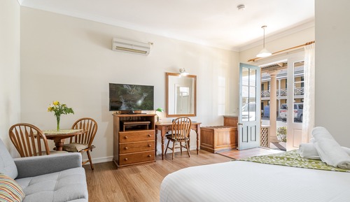 Deluxe Room, 1 King Bed