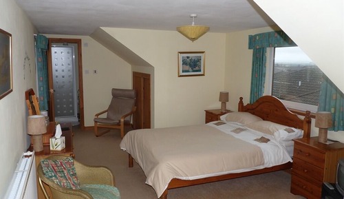 Twin Room, Private Bathroom
